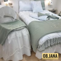 طقم مفرش نفاس مع تطريز الاسم حسب الطلب