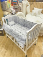 طقم مفرش جوانب متصل سرير الطفل