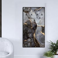 لوحة تعليق عبايات