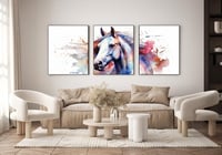 لوحة ثلاثية - فن تجريدي مع الخيل وخليط من الألوان