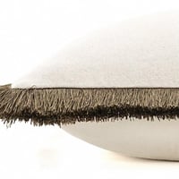 غطاء خداديه بيج فاتح بحواف هدب