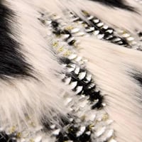 غطاء خداديات فاخر بنقشة شيفرون من الفرو الصناعي