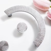 مقبض دولاب نصف دائره فضي