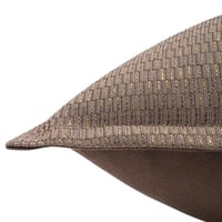 غطاء وسادة انيق باللون البني