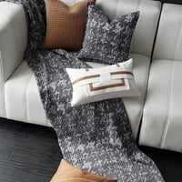 غطاء خداديات مستطيل ابيض وبني