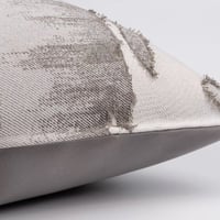 غطاء وساده رمادي وبيج