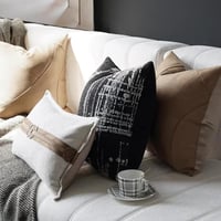 مجموعة أغطية وسائد بني جملي واسود