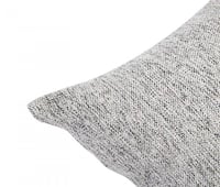 غطاء وسادة جلد بني وقماش رمادي