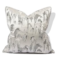 غطاء وساده رمادي