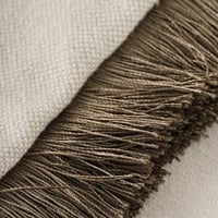 غطاء خداديه بيج فاتح بحواف هدب