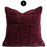 مجموعة اغطية وسائد وكوشنز عنابي ، اوف وايت واسود