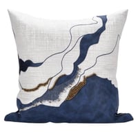 غطاء وسادة كحلي وأبيض بتطريز فني مزين بخرز ذهبي |...