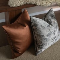 غطاء خدادية بني دافئ أنيق