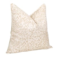 غطاء خدادية سكري بلمسة ذهبية ونقشة ناعمة فاخرة