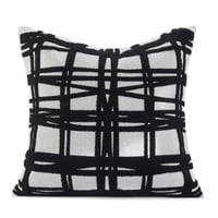 غطاء وسادة مودرن ابيض و اسود