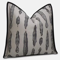 غطاء وسادة انيق رمادي