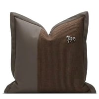 غطاء وسادة بني أنيق