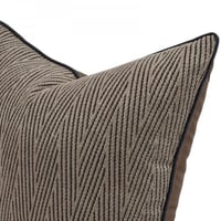 غطاء وسادة مودرن بني