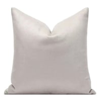 غطاء وساده رمادي فاتح بقصه انيقه