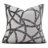 غطاء خدادية عصري بتصميم أبيض وأسود | Fancy Home