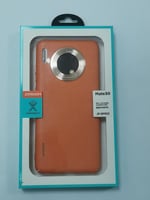 كفر هواوي ميت 30 برتقالي اللون