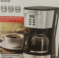 ماكينة القهوة السوداء بلاك اند ديكر بقوة 900 واط م...