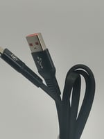 شاحن ايفون اللون اسود Wiamax