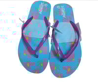 شبشب نسائي أزرق فاتح مع وردي مقاس 41