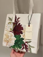 تيد بيكر مقاس ٢٥