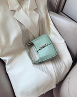 شنطة نسائية جلد بلون أخضر