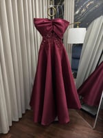 فستان ملكة برغندي فخم