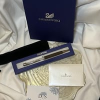 اقلام سوارفسكي للجنسين