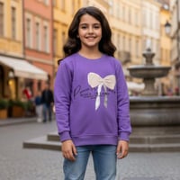 تيشيرت "الفيونكة الأرجوانية"