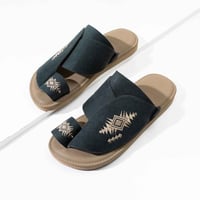 حذاء شرقي 233