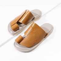 حذاء شرقي 135