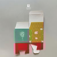 علبة توزيعات - أحمر وأصفر