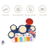 بيانو مع ميكرفون