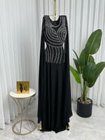 فستان سهره لون واحد الخامه.. جورجيت+ تطريز على الق...