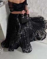 فستان اسود ش