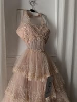 فستان سهره تل كلوش كلفه تطريز ورد خرز المقاسات بال...