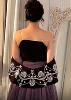 فستان كوثر فخم سهره ناعم كريب من فوق والنص الثاني...