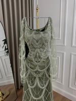 فستان سهرة راقي ومميز الخامه: كلفه تطريز خرز مبطن...