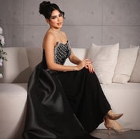 جديد لون واحد الخامه: باربي+ تفته ميكادو+ تطريز يد...