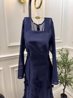 فستان فصل بكل لطف من خامة ميكانو بطريز راقي