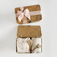 هدية نورت الدنيا - بنات