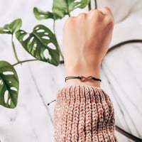 اسوارة معًا للأبد - أسود