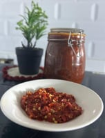 فلفل احمر حار بزيت الزيتون الوزن 1كجم