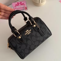 كوتش روان اسود