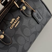 كوتش روان اسود