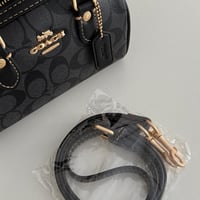 كوتش روان اسود